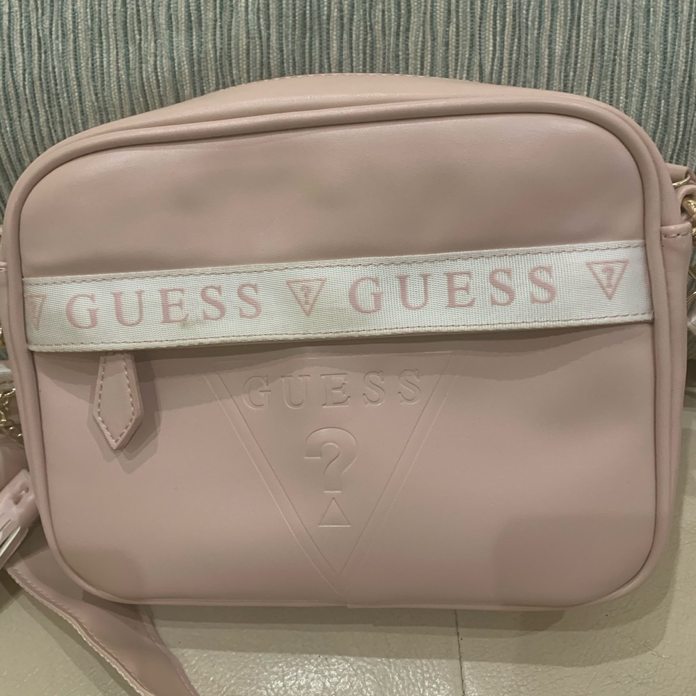 GUESS Blush Pink crossbody bag👛